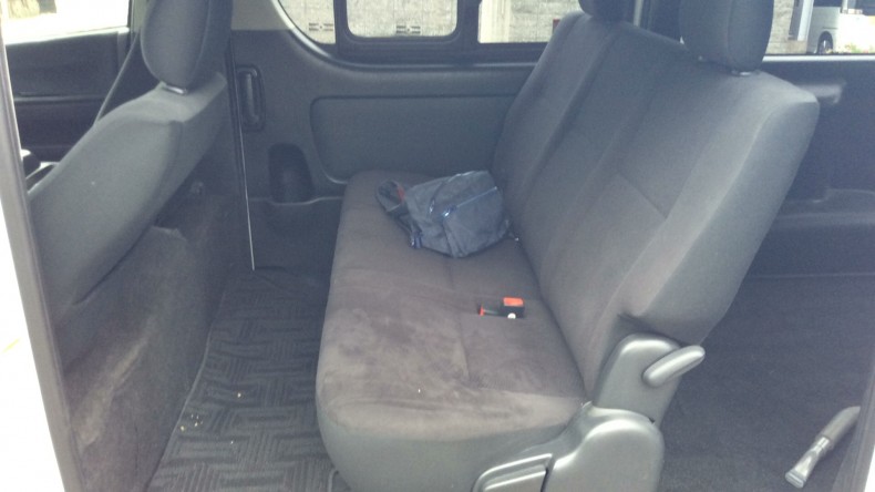 内装後方シート