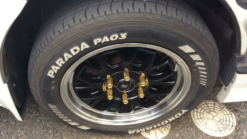 タイヤホイール前