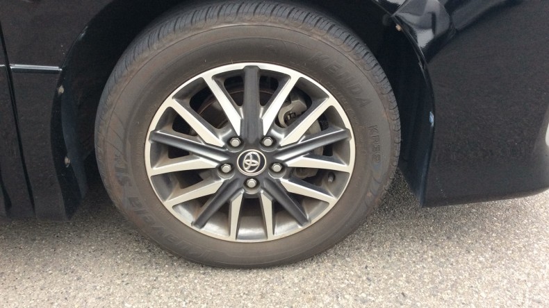 タイヤホイール前