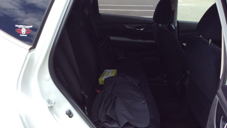 内装後方シート