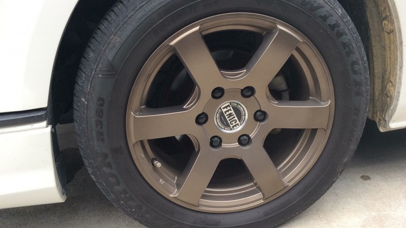 タイヤホイール前