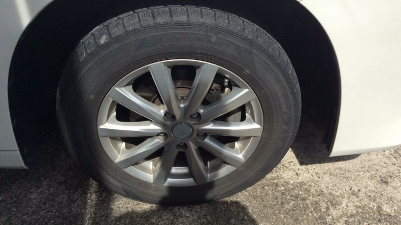 タイヤホイール前