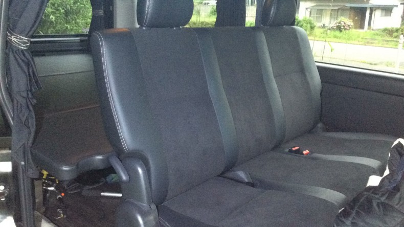 内装後方シート