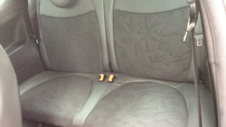 内装後方シート