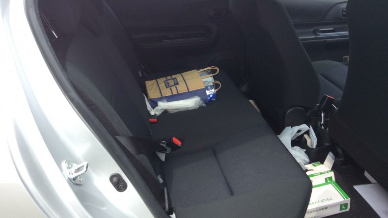 内装後方シート