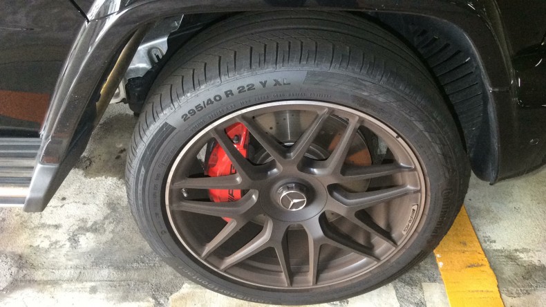 タイヤホイール前