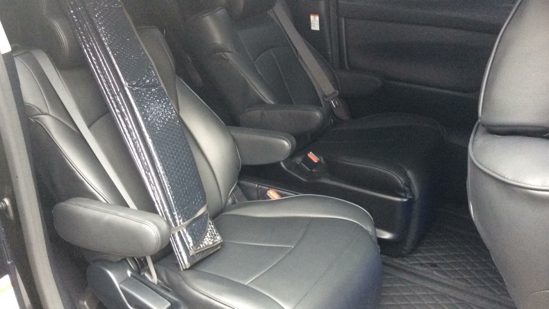 内装後方シート