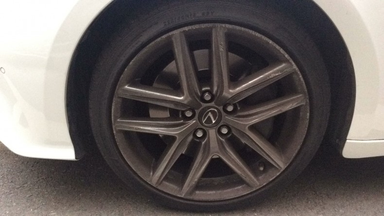 タイヤホイール前