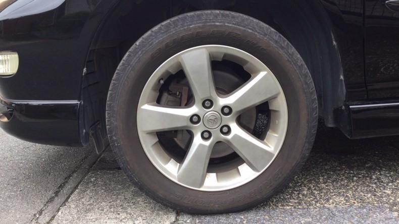 タイヤホイール前