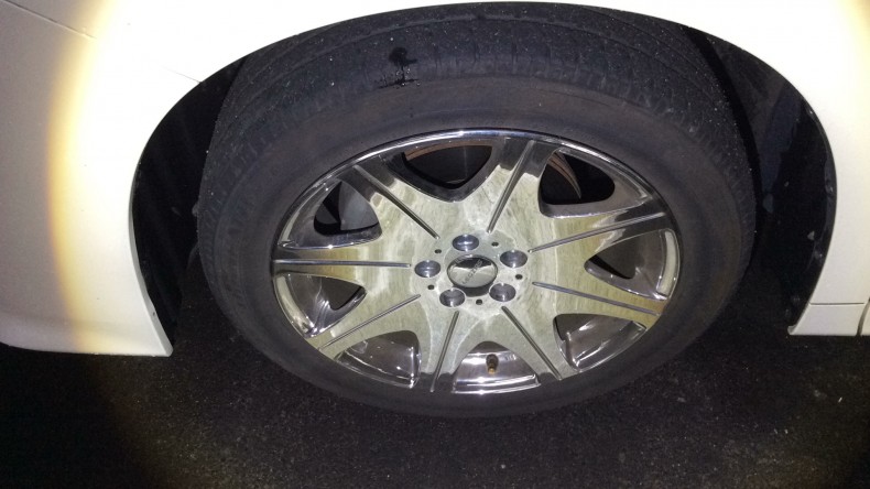 タイヤホイール前