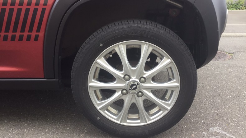 タイヤホイール前