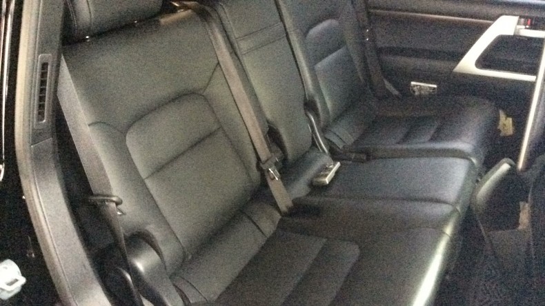 内装後方シート