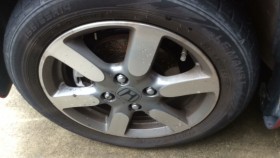 タイヤホイール前