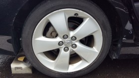 タイヤホイール前