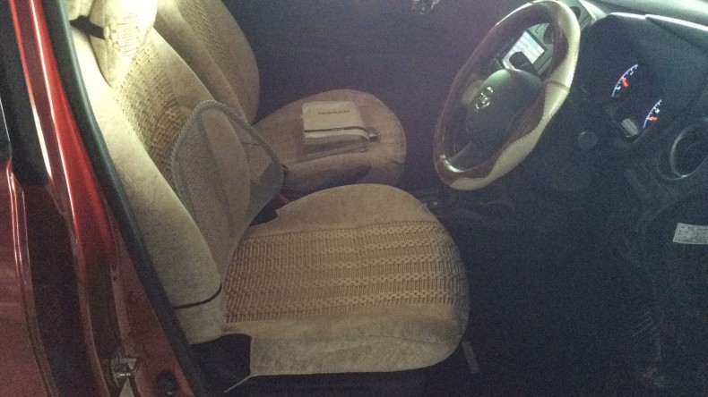 内装前方シート