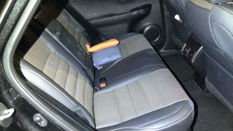 内装後方シート