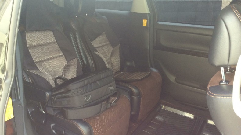 内装後方シート