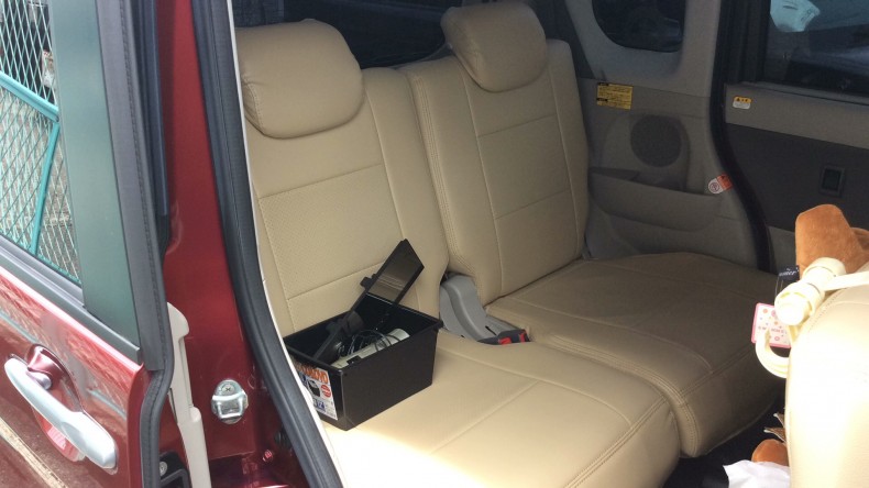 内装後方シート