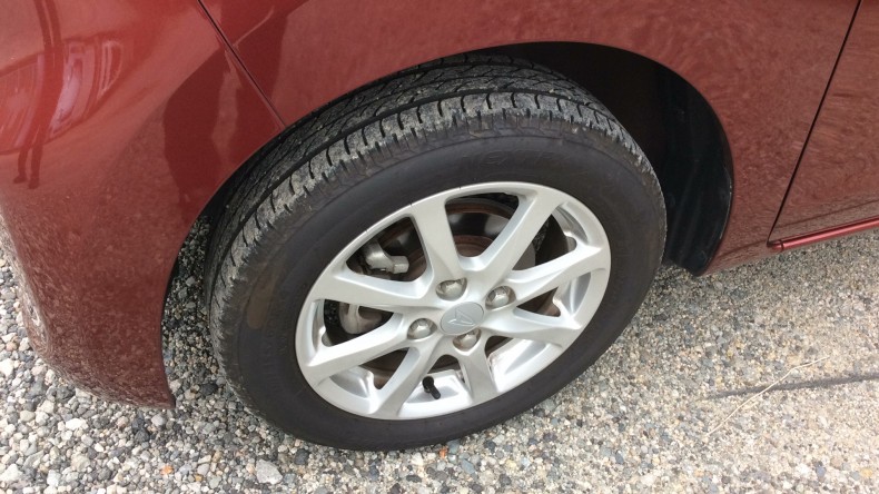 タイヤホイール前