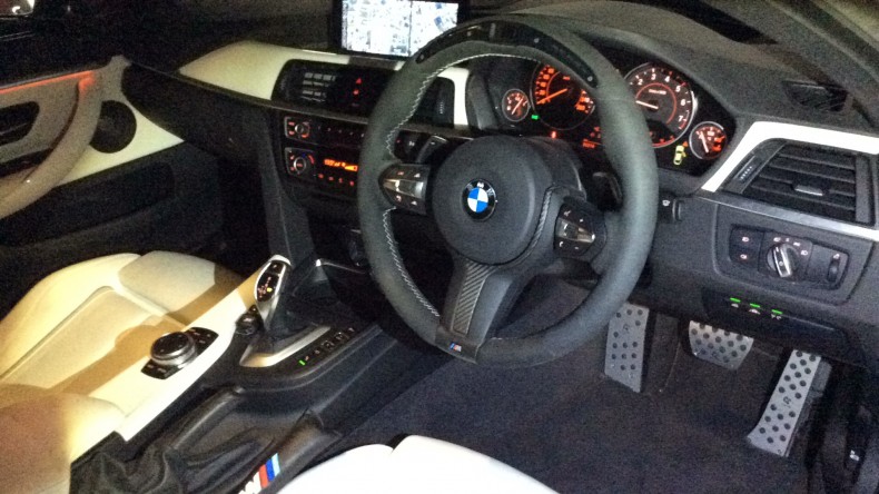 内装インパネ全体