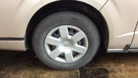 タイヤホイール前