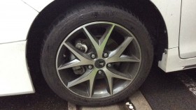 タイヤホイール前