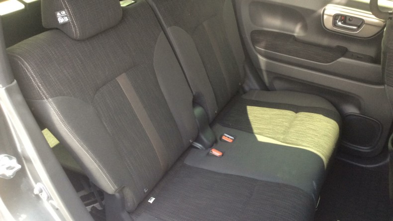 内装後方シート