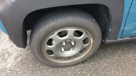 タイヤホイール前