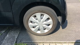タイヤホイール前