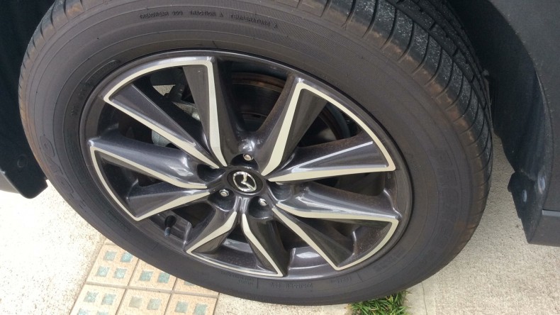 タイヤホイール前