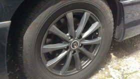 タイヤホイール前