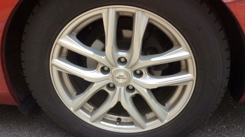 タイヤホイール前