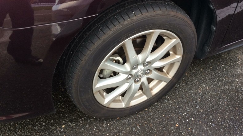 タイヤホイール前