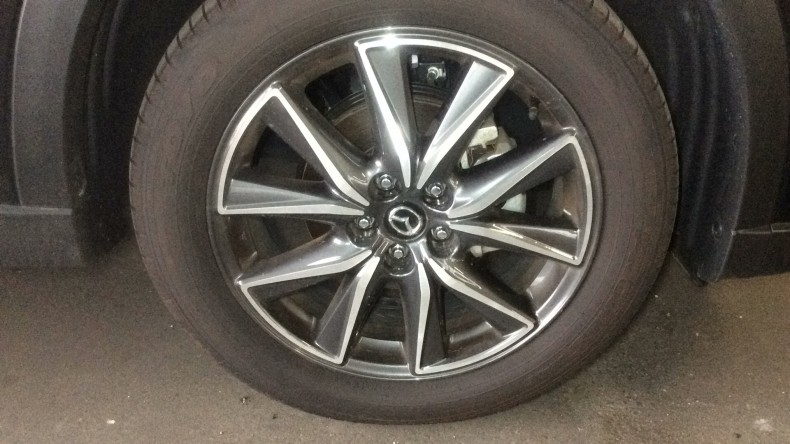 タイヤホイール前