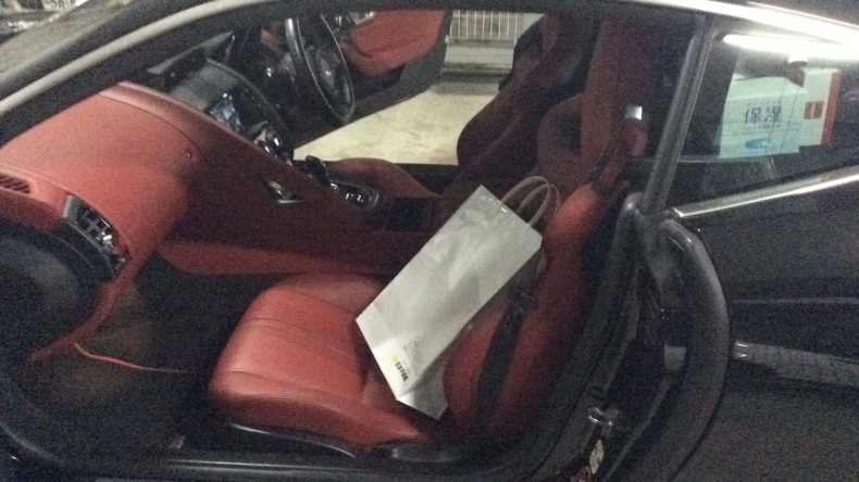 内装後方シート