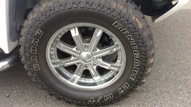 タイヤホイール前