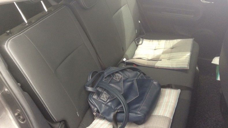 内装後方シート