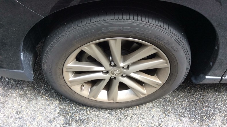 タイヤホイール前