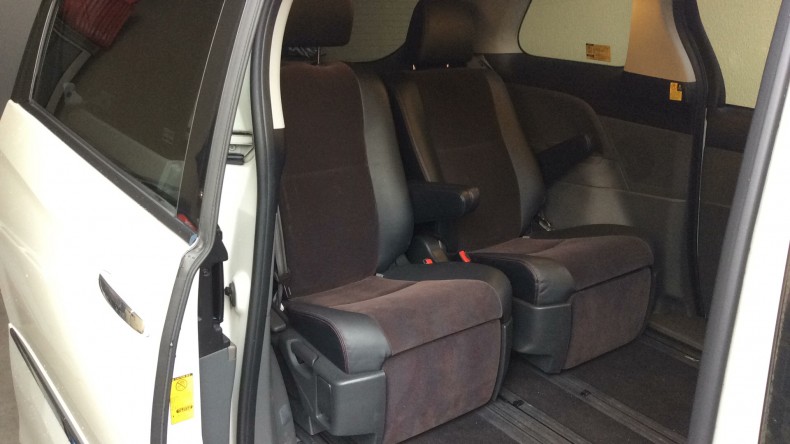 内装後方シート