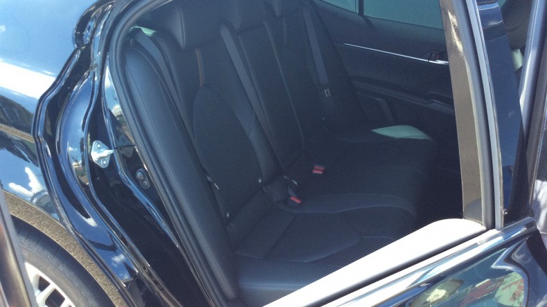 内装後方シート