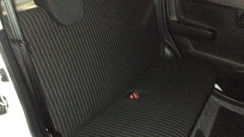 内装後方シート