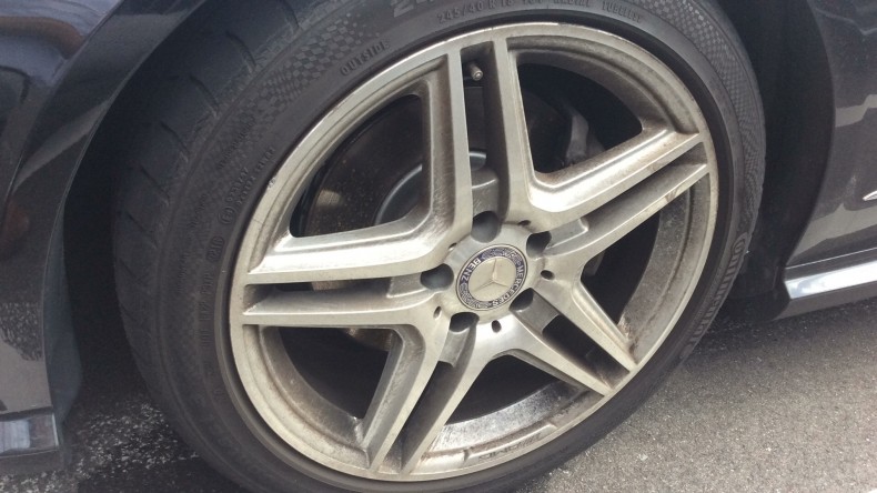 タイヤホイール前