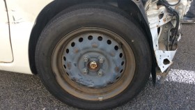 タイヤホイール前