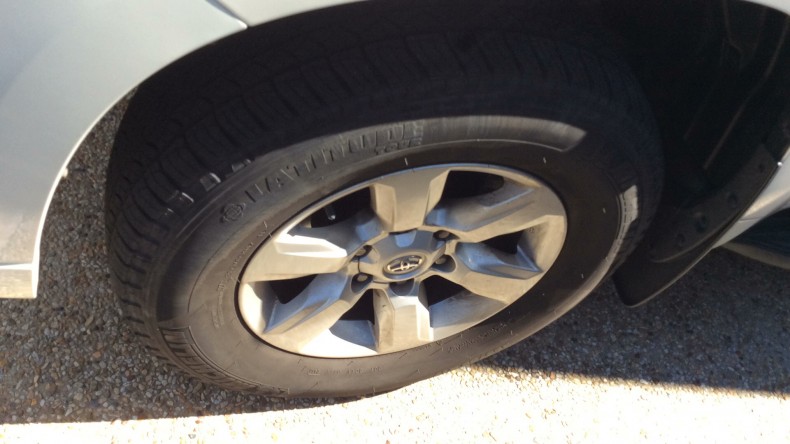 タイヤホイール前