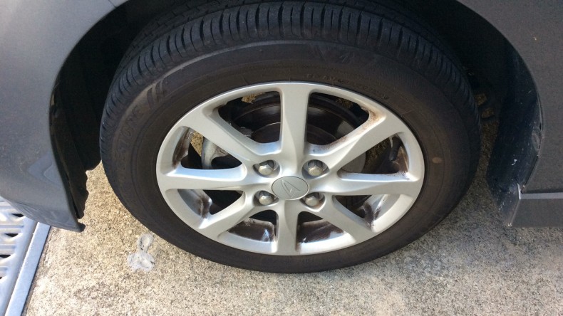 タイヤホイール前