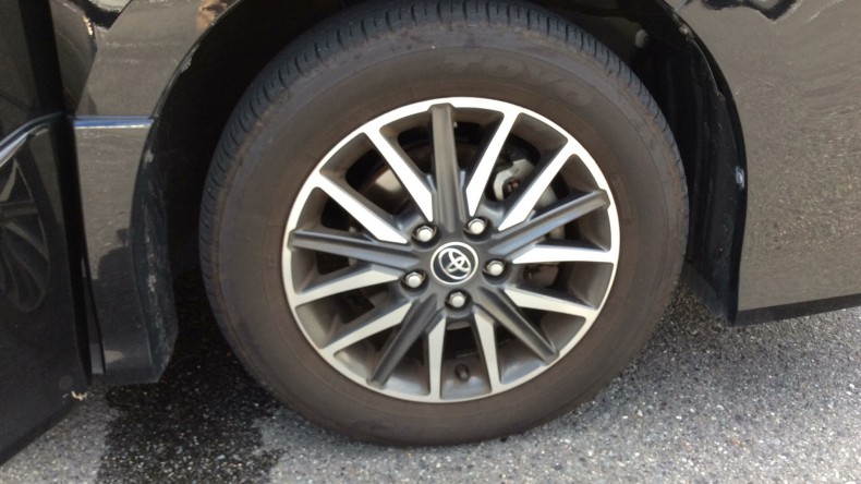 タイヤホイール前