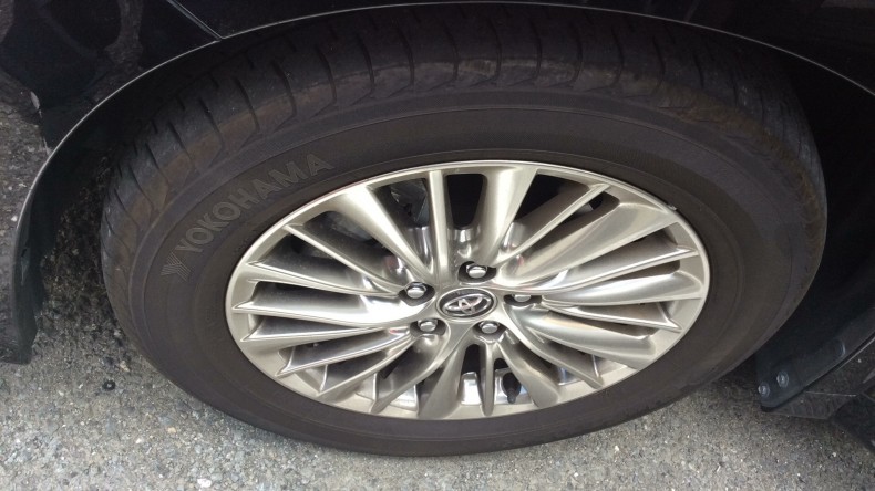 タイヤホイール前