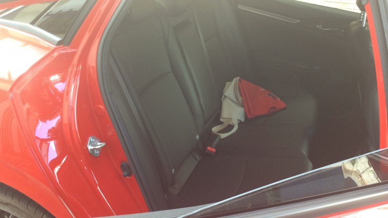 内装後方シート