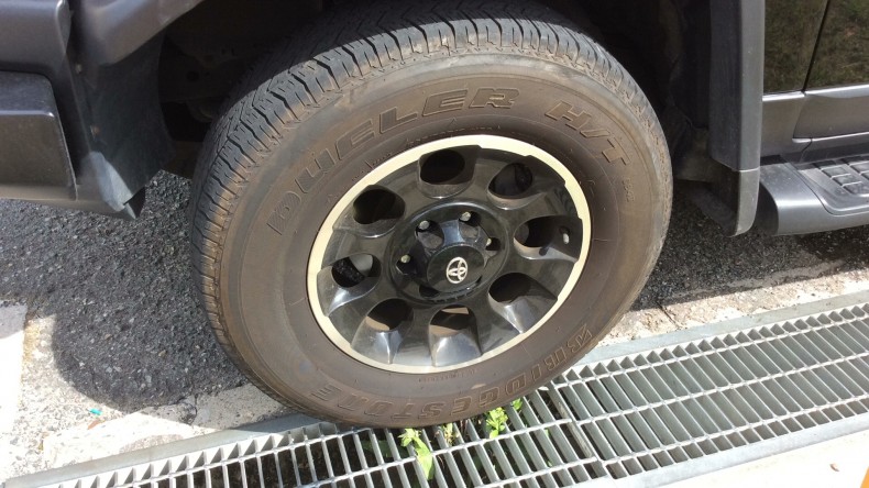 タイヤホイール前