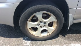 タイヤホイール前